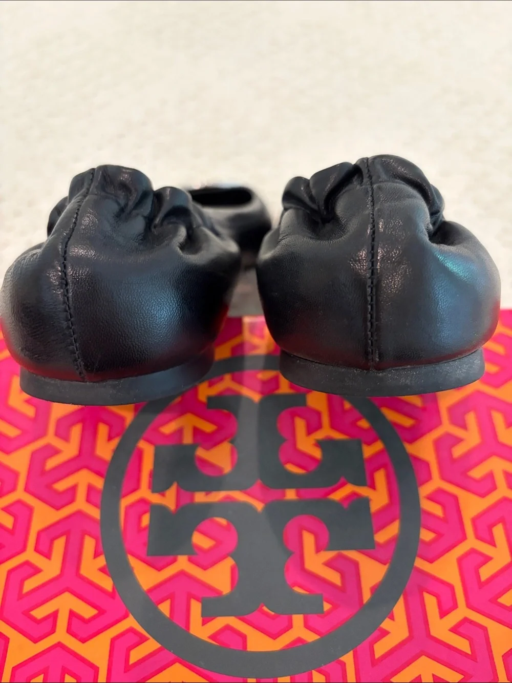 Tory Burch Black/Silver Reva Ballet Flat. Size 8.5. Excellent Condition.
